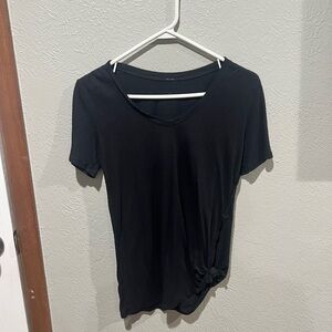 lululemon athletica Classic Black V-Neck Tee side tie size 4 EUC Back Logo